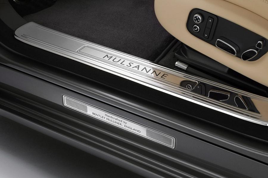  Bentley Mulsanne Mulliner Driving Specification 2013 года  (фото 10 из 18)